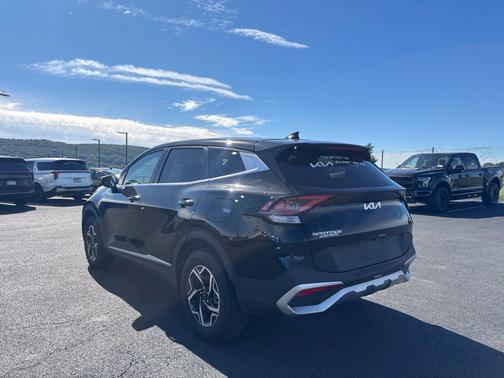 Ebony Black 2025 Kia Sportage LX