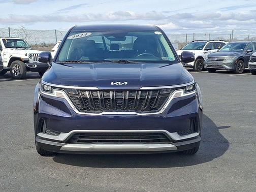 2024 Kia Carnival LX