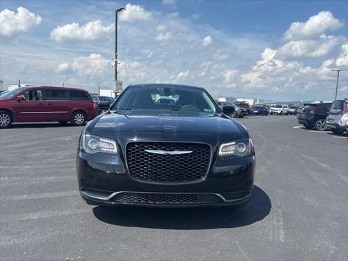 2018 Chrysler 300 Touring
