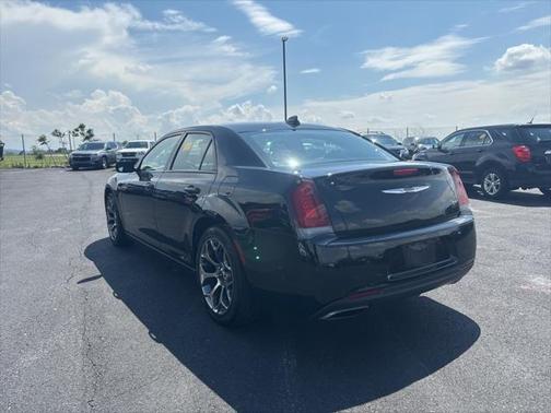 2018 Chrysler 300 Touring