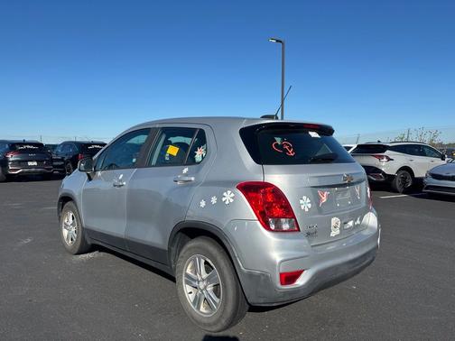 Silver Ice Metallic 2019 Chevrolet Trax LS