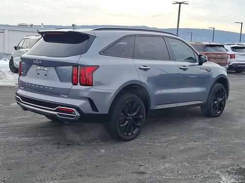 2022 Kia Sorento SX