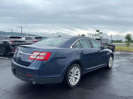 Blue 2016 Ford Taurus Limited