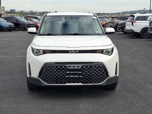Snow White Pearl 2024 Kia Soul EX