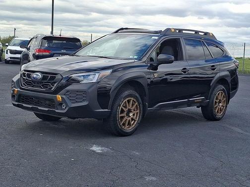 Crystal Black Silica 2024 Subaru Outback Wilderness