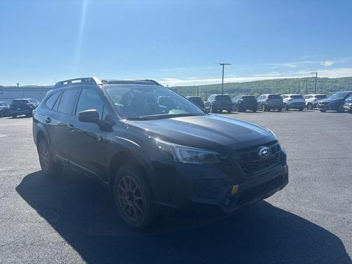 Crystal Black Silica 2024 Subaru Outback Wilderness