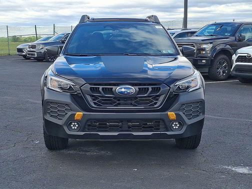 Crystal Black Silica 2024 Subaru Outback Wilderness