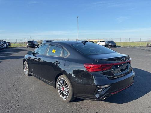 Aurora Black Pearl 2020 Kia Forte GT