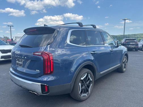 Midnight Lake Blue 2024 Kia Telluride S