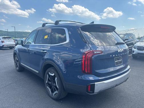 Midnight Lake Blue 2024 Kia Telluride S