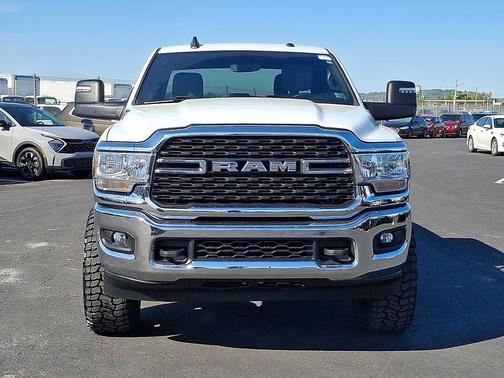 Bright White Clearcoat 2024 RAM 2500 Big Horn Crew Cab 4x4 6'4' Box