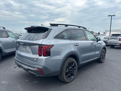 Everlasting Silver 2024 Kia Sorento X-Line EX