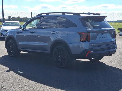 Everlasting Silver 2024 Kia Sorento X-Line EX