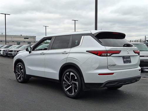 2022 Mitsubishi Outlander ES 2.5 S-AWC