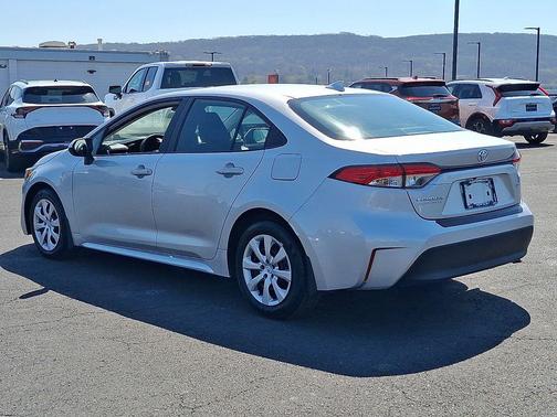 Classic Silver Metallic 2024 Toyota Corolla LE