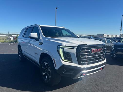 Summit White 2025 GMC Yukon AT4
