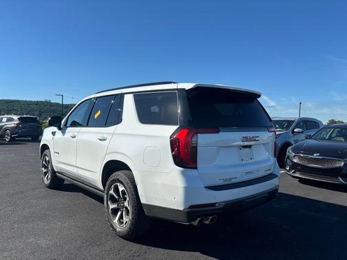 Summit White 2025 GMC Yukon AT4