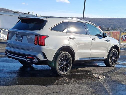 2023 Kia Sorento SX