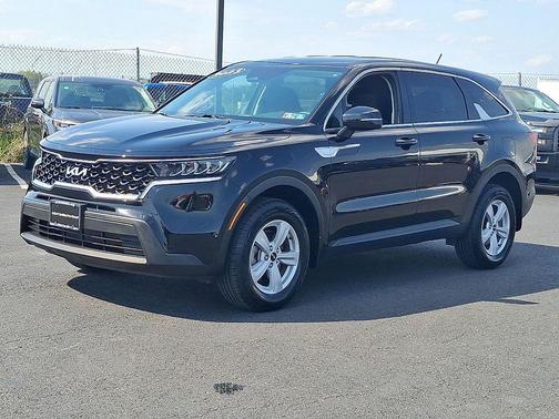 Ebony Black 2023 Kia Sorento LX