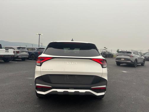 Snow White Pearl 2024 Kia Sportage LX