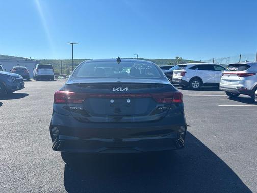 Aurora Black Pearl 2023 Kia Forte GT-Line