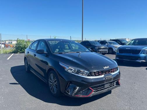 Aurora Black Pearl 2023 Kia Forte GT-Line