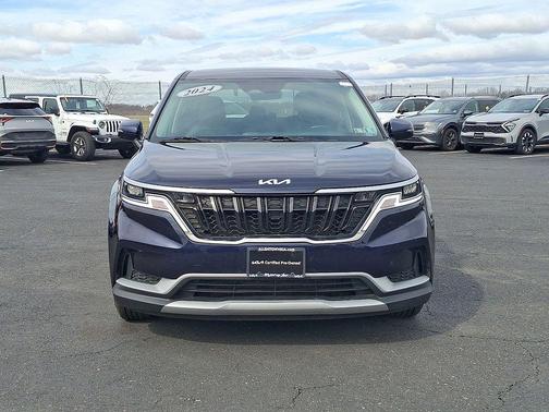 2024 Kia Carnival LX