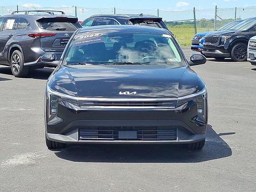 Aurora Black Pearl 2025 Kia K4 LX