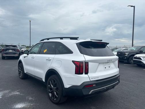 Glacial White Pearl 2023 Kia Sorento X-Line EX