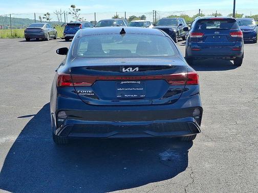 Aurora Black Pearl 2023 Kia Forte LXS