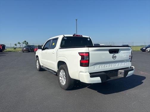 2022 Nissan Frontier SV