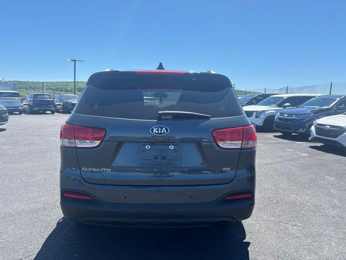 Platinum Graphite 2018 Kia Sorento LX
