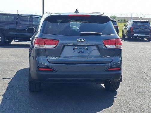 Platinum Graphite 2018 Kia Sorento LX