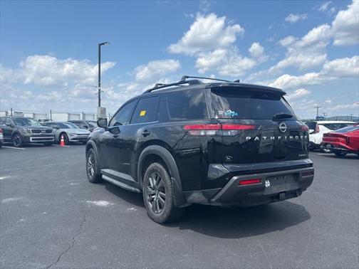 2022 Nissan Pathfinder SV 4WD