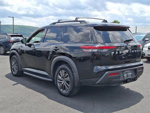 2022 Nissan Pathfinder SV 4WD