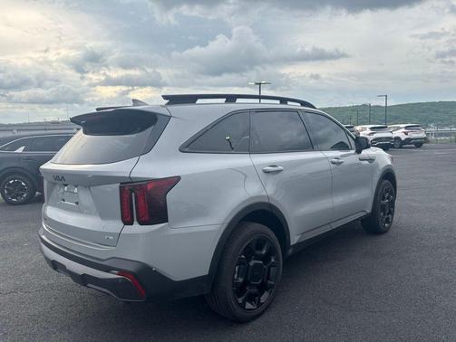 Wolf Gray 2025 Kia Sorento EX