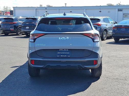 Wolf Gray/Ebony Black Roof 2023 Kia Sportage S
