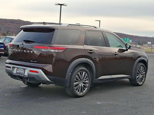 2022 Nissan Pathfinder SL 4WD