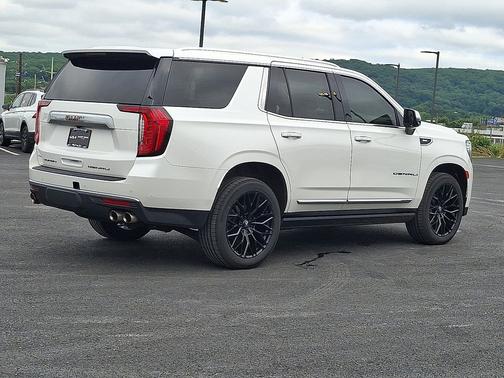 White Frost Tricoat 2022 GMC Yukon Denali