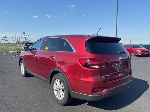 Passion Red 2019 Kia Sorento LX