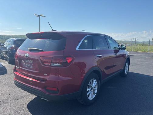 Passion Red 2019 Kia Sorento LX