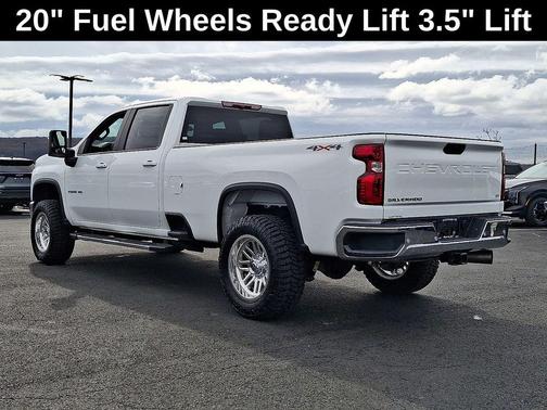 Summit White 2025 Chevrolet Silverado 2500 LT
