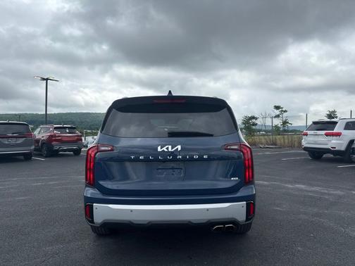 Midnight Lake Blue 2024 Kia Telluride S