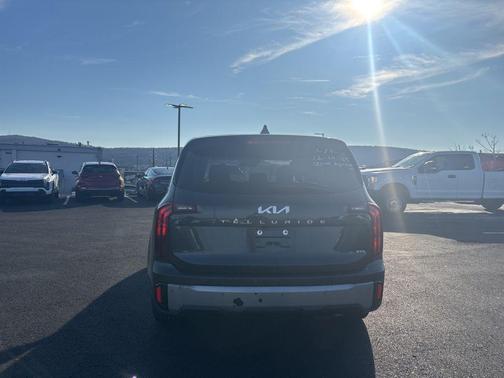 2023 Kia Telluride LX