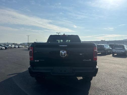 Diamond Black Crystal Pearlcoat 2020 RAM 1500 Limited
