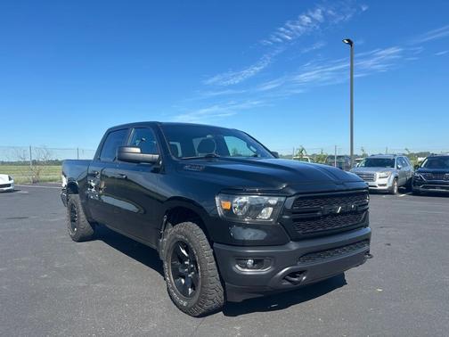 Diamond Black Crystal Pearlcoat 2023 RAM 1500 Tradesman