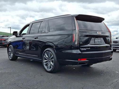 2022 Cadillac Escalade ESV Sport