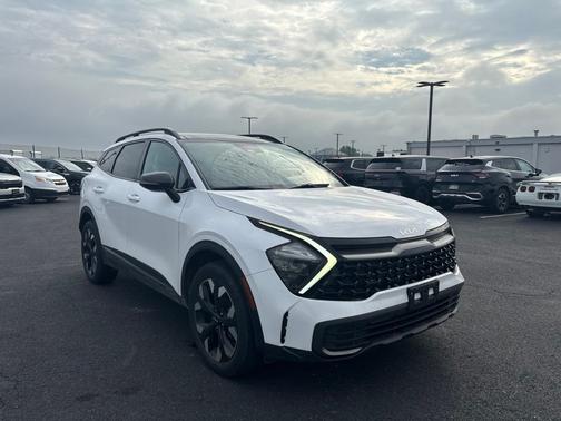 Glacial White Pearl 2023 Kia Sportage X-Line