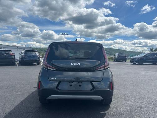 Gravity Gray 2024 Kia Soul LX
