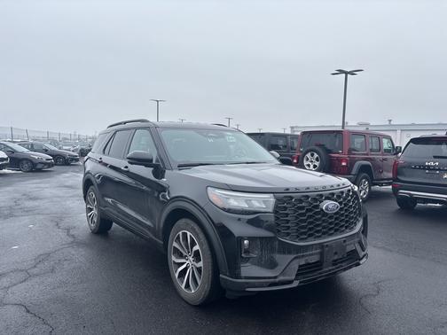 Black Metallic 2025 Ford Explorer ST-Line 4WD